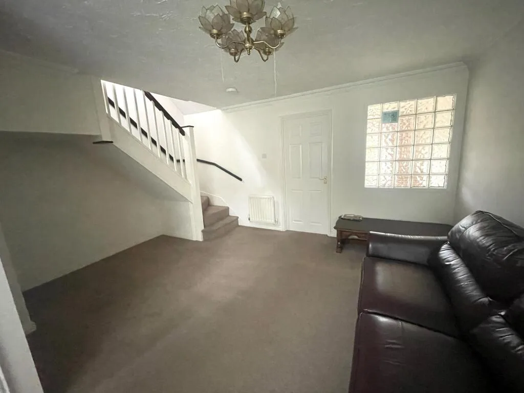 3 bedroom end of terrace house for rent