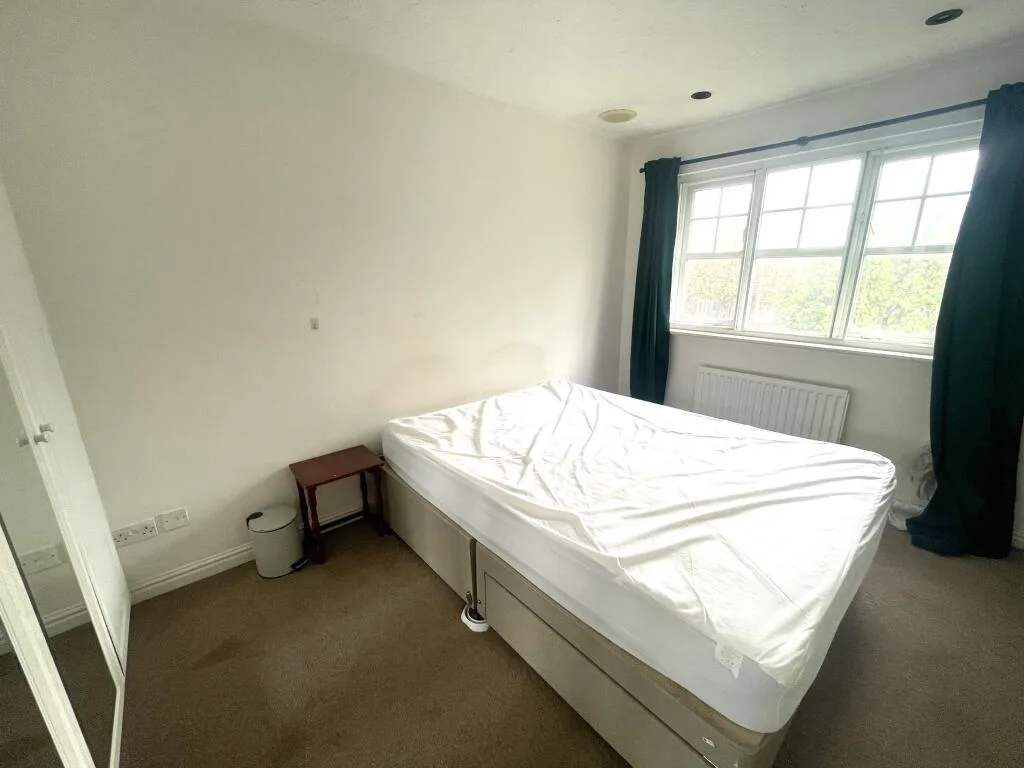 3 bedroom end of terrace house for rent
