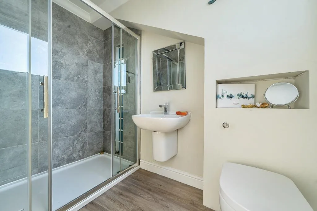 3 bedroom triplex for rent