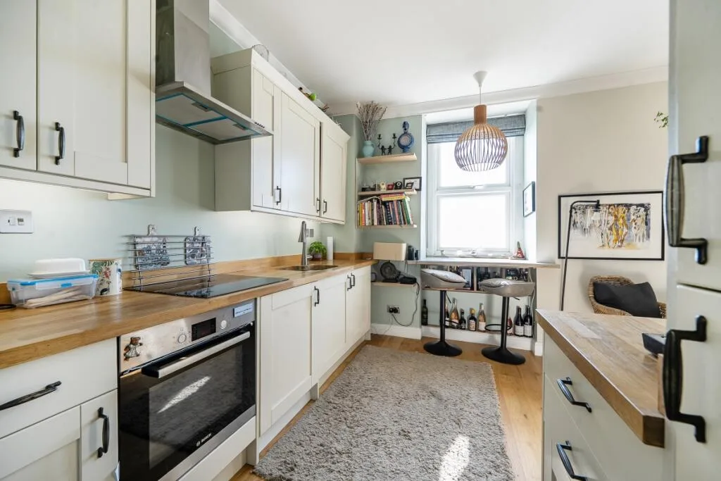 3 bedroom triplex for rent