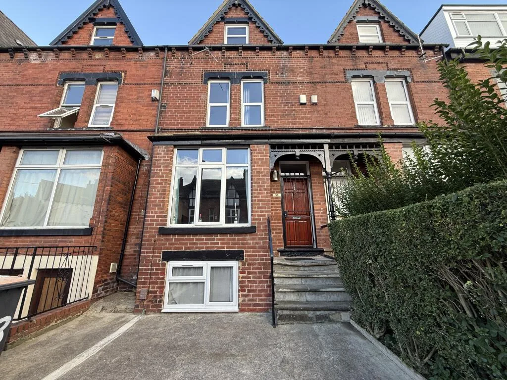 7 bedroom terraced house for rent