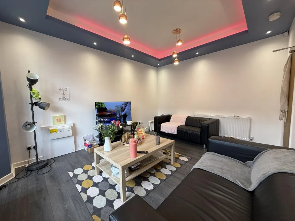 7 bedroom terraced house for rent