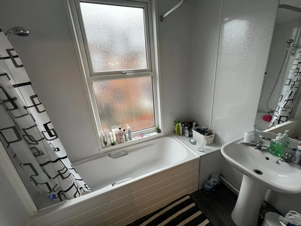 7 bedroom terraced house for rent