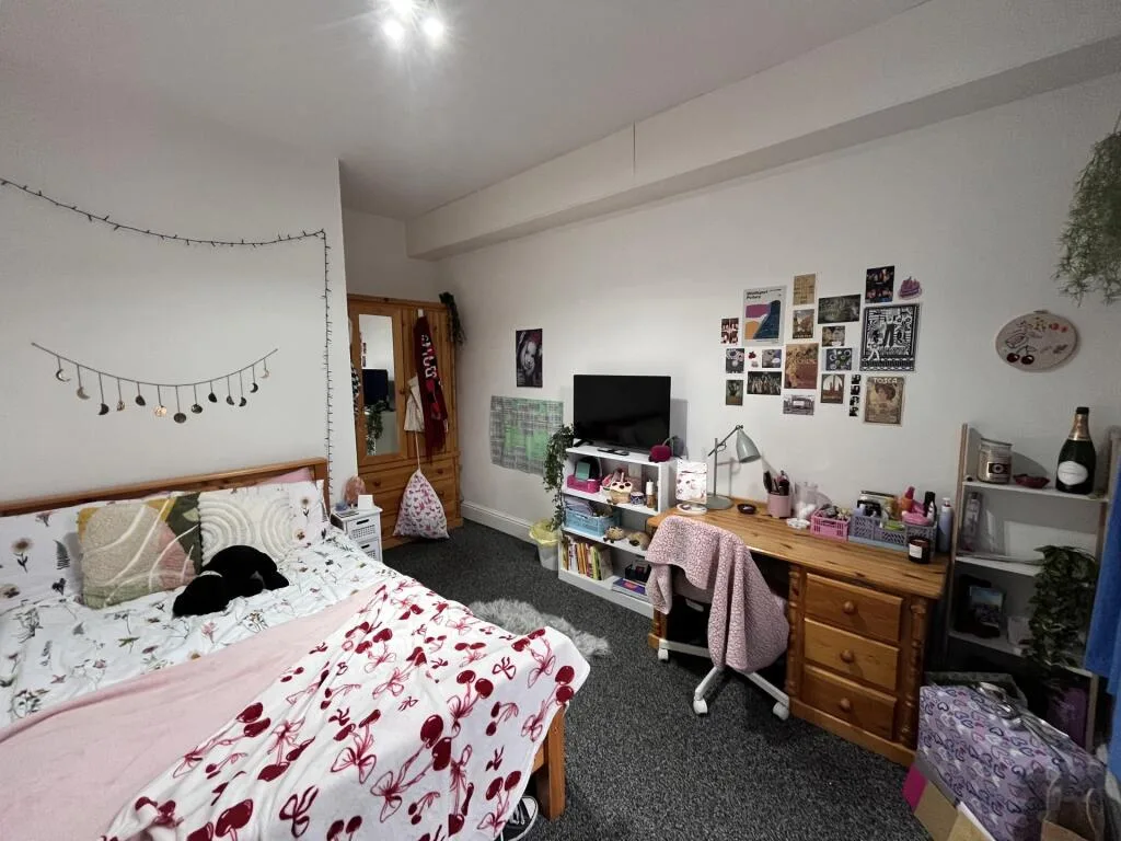 7 bedroom terraced house for rent