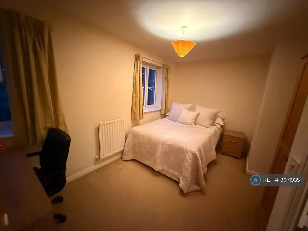 4 bedroom semi-detached house for rent