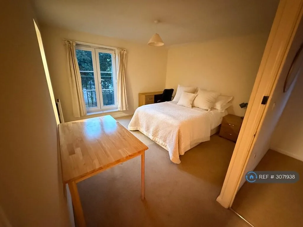 4 bedroom semi-detached house for rent