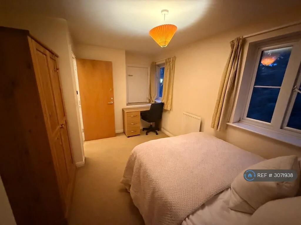 4 bedroom semi-detached house for rent