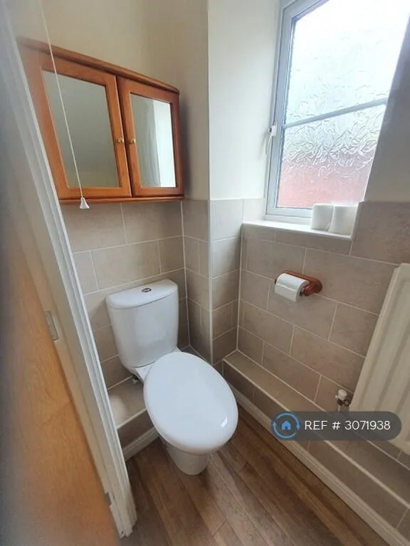 4 bedroom semi-detached house for rent
