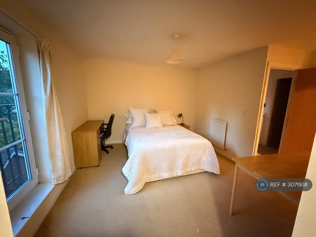 4 bedroom semi-detached house for rent