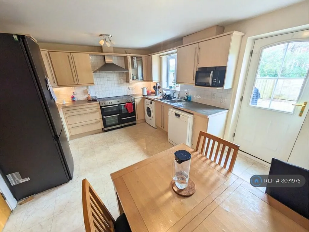 4 bedroom terraced house for rent