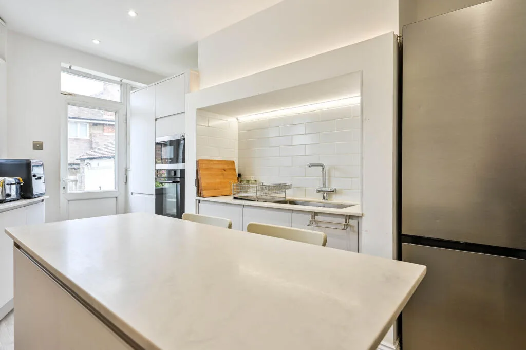 4 bedroom semi-detached house for rent