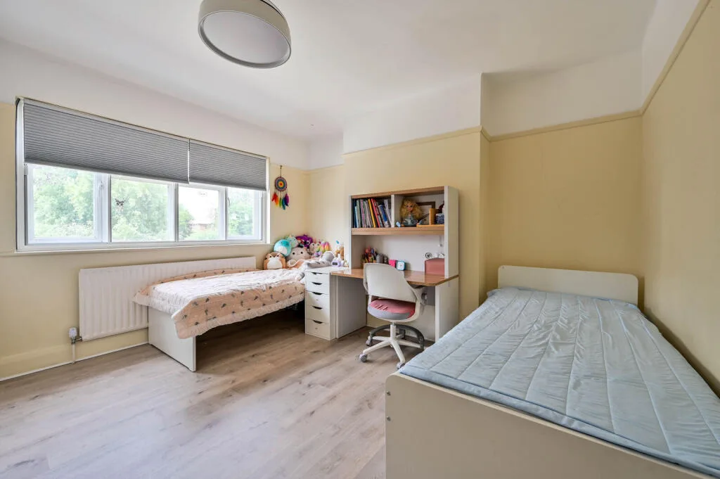 4 bedroom semi-detached house for rent