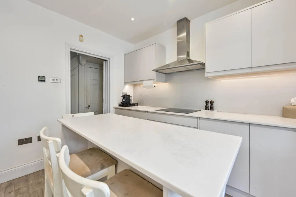 4 bedroom semi-detached house for rent