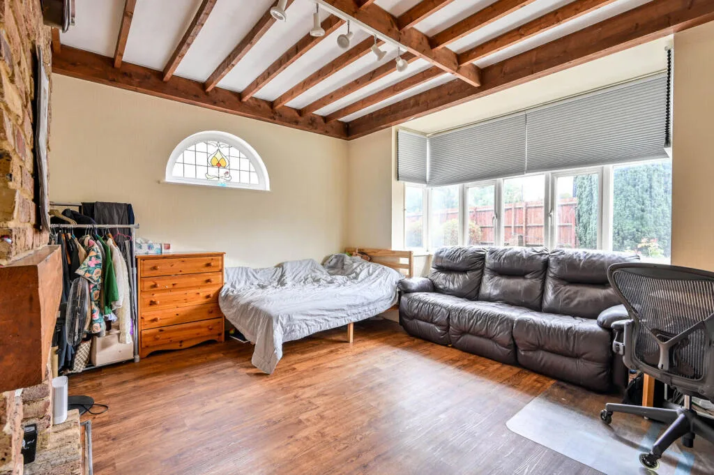4 bedroom semi-detached house for rent