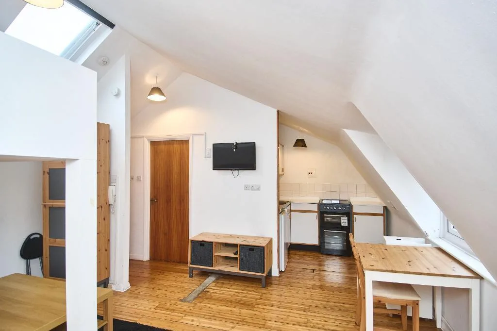 Studio flat for rent