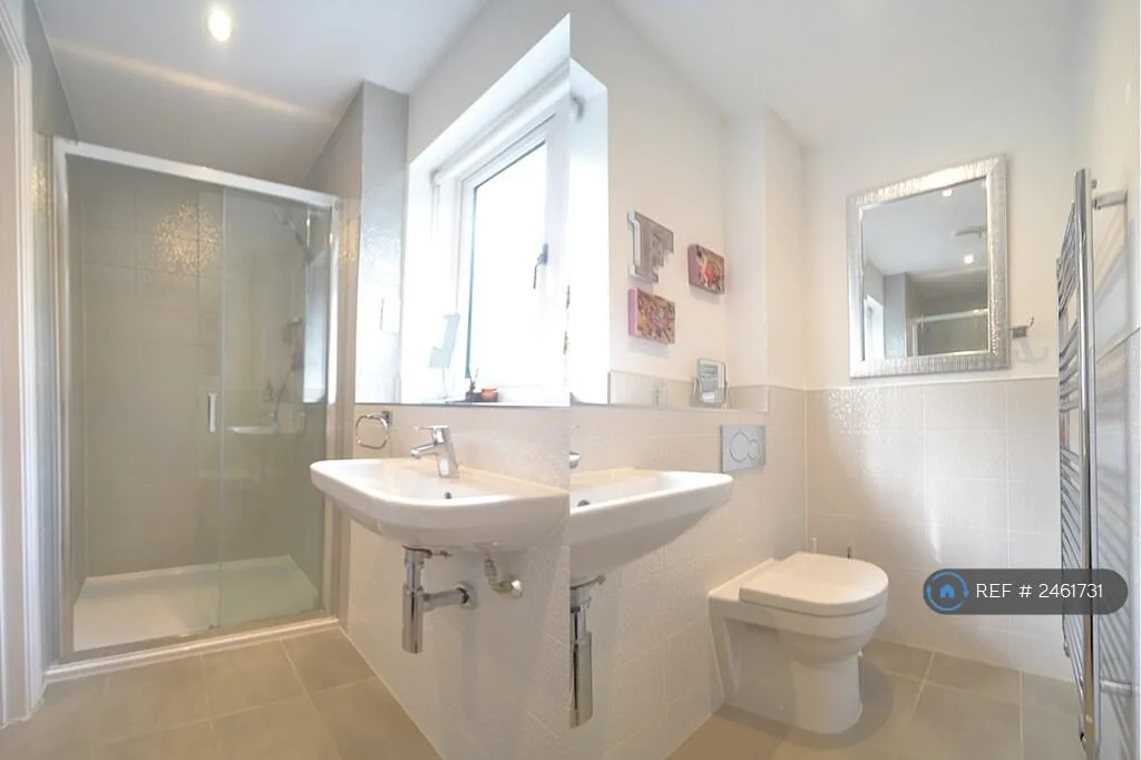 4 bedroom detached house for rent