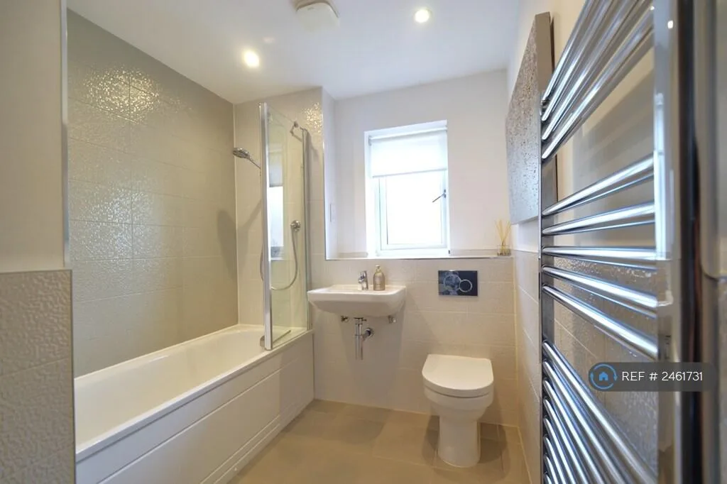 4 bedroom detached house for rent