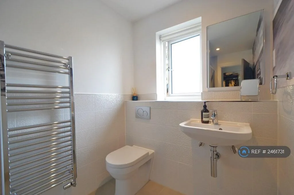 4 bedroom detached house for rent