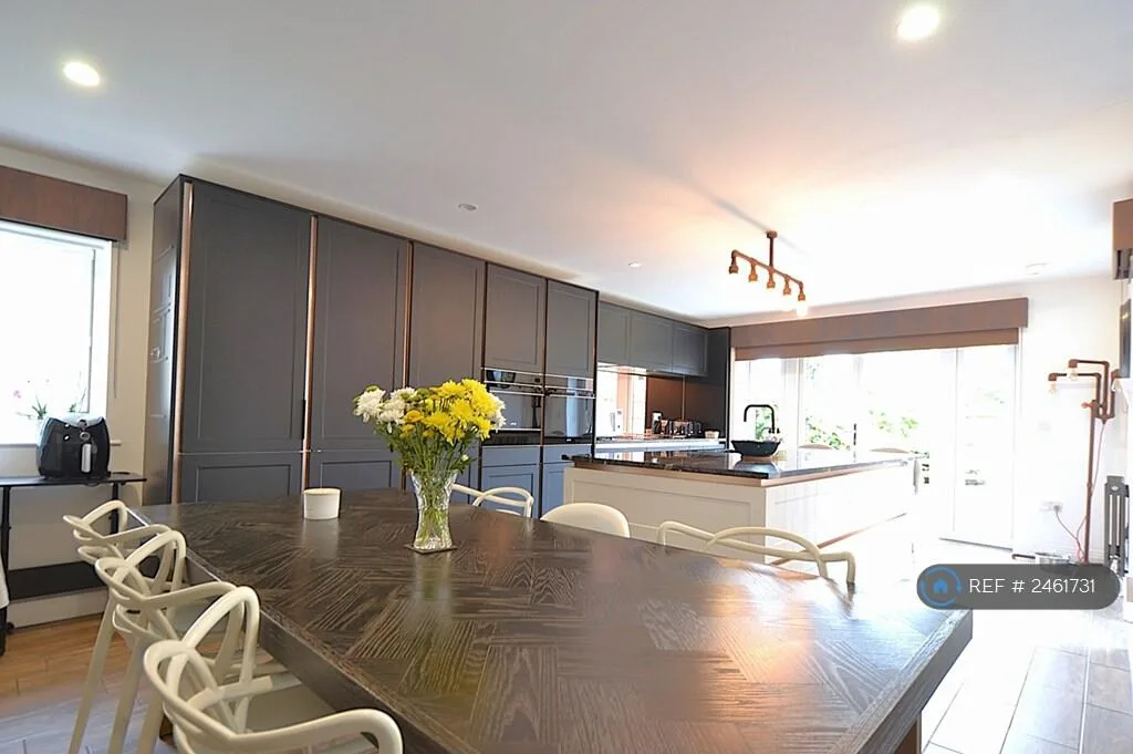 4 bedroom detached house for rent