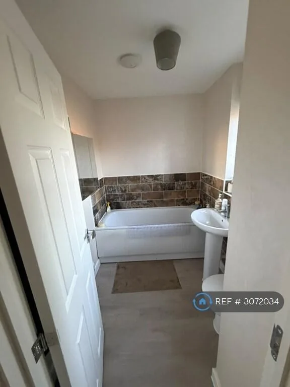 3 bedroom detached house for rent