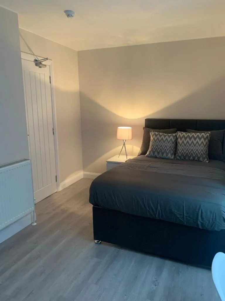 5 bedroom terraced house for rent