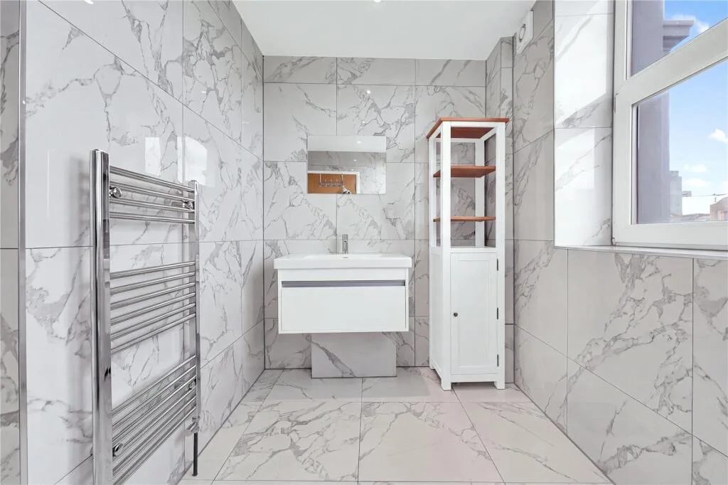 2 bedroom penthouse for rent