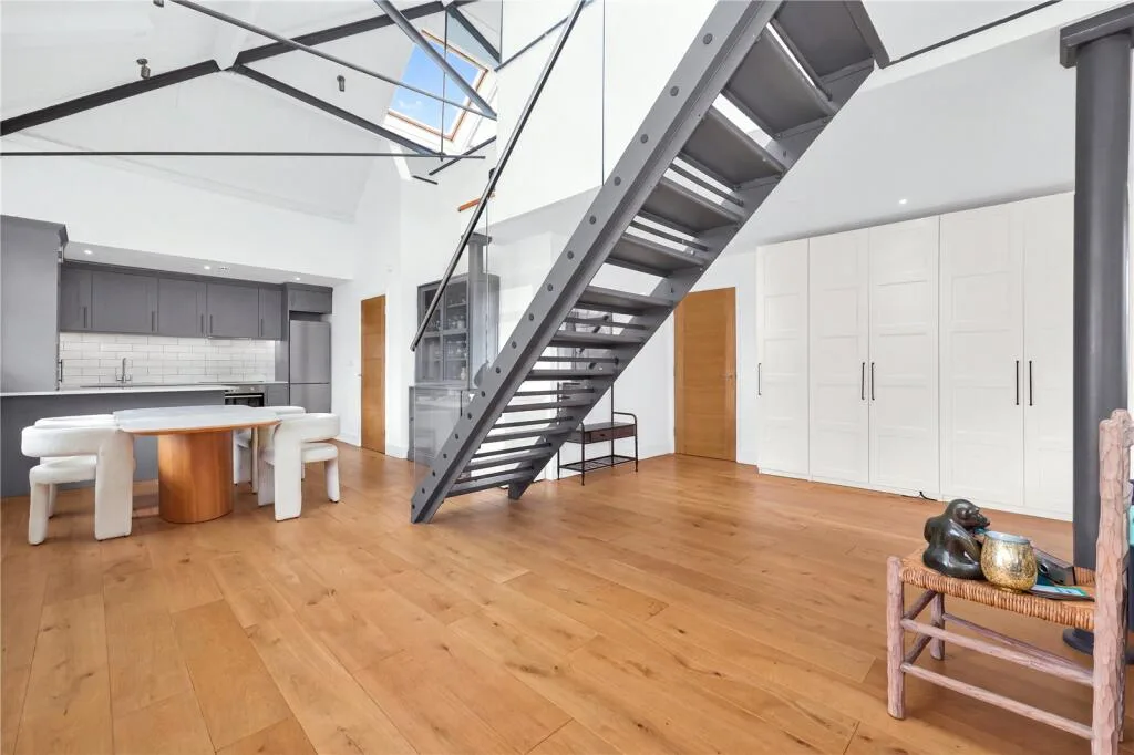 2 bedroom penthouse for rent