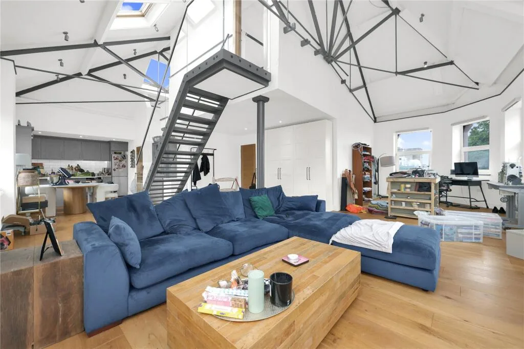2 bedroom penthouse for rent