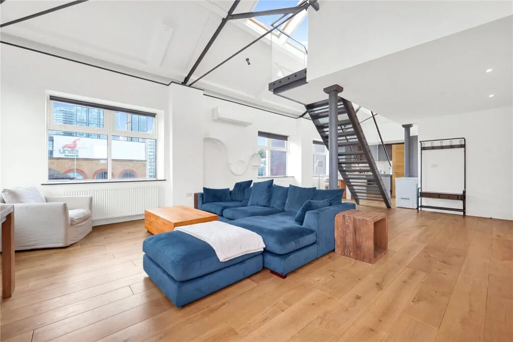 2 bedroom penthouse for rent