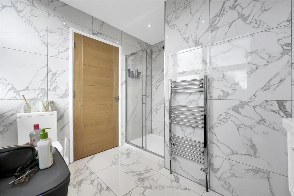 2 bedroom penthouse for rent