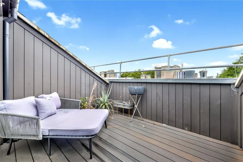 2 bedroom penthouse for rent