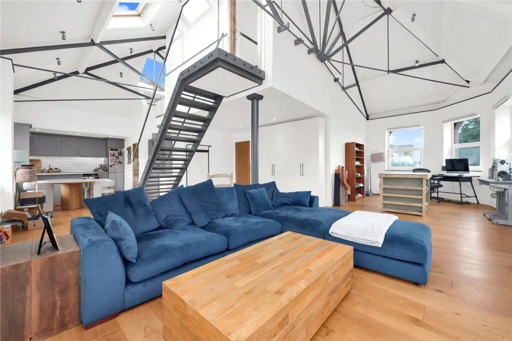 2 bedroom penthouse for rent