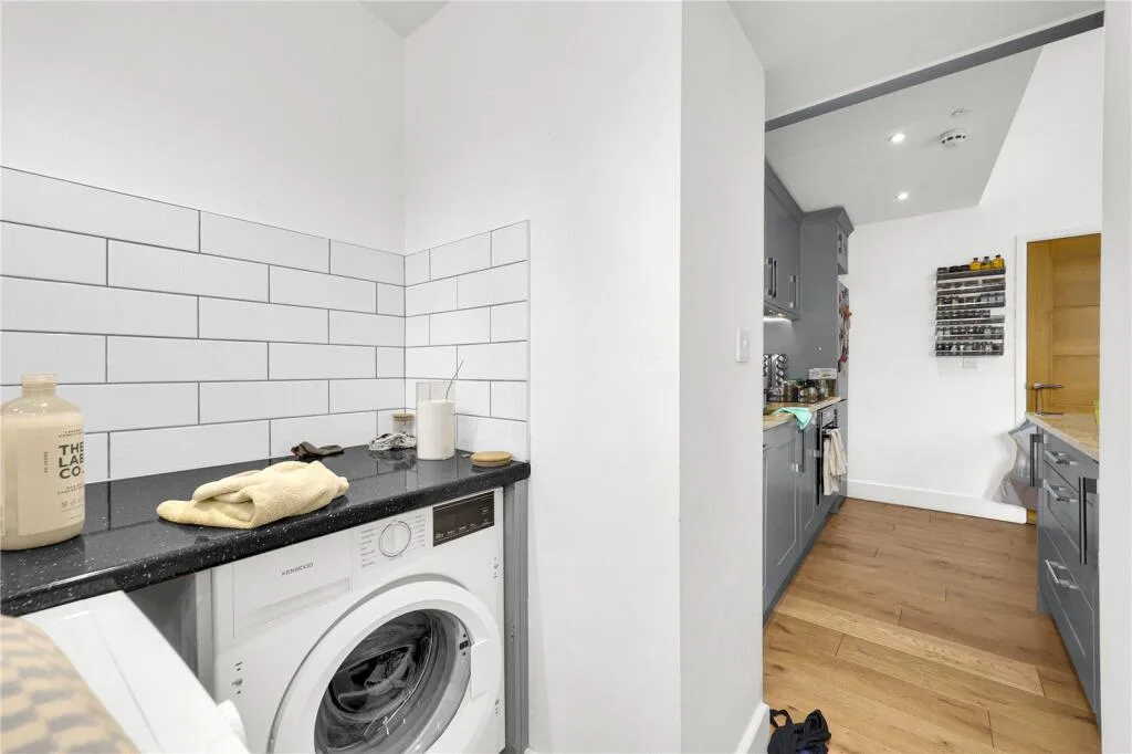 2 bedroom penthouse for rent