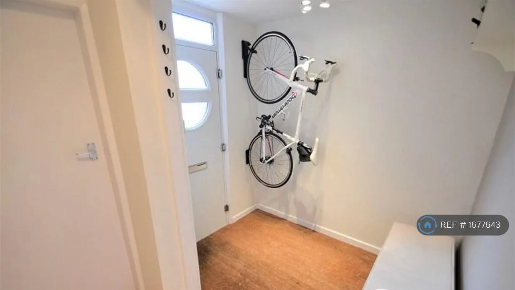 3 bedroom semi-detached house for rent
