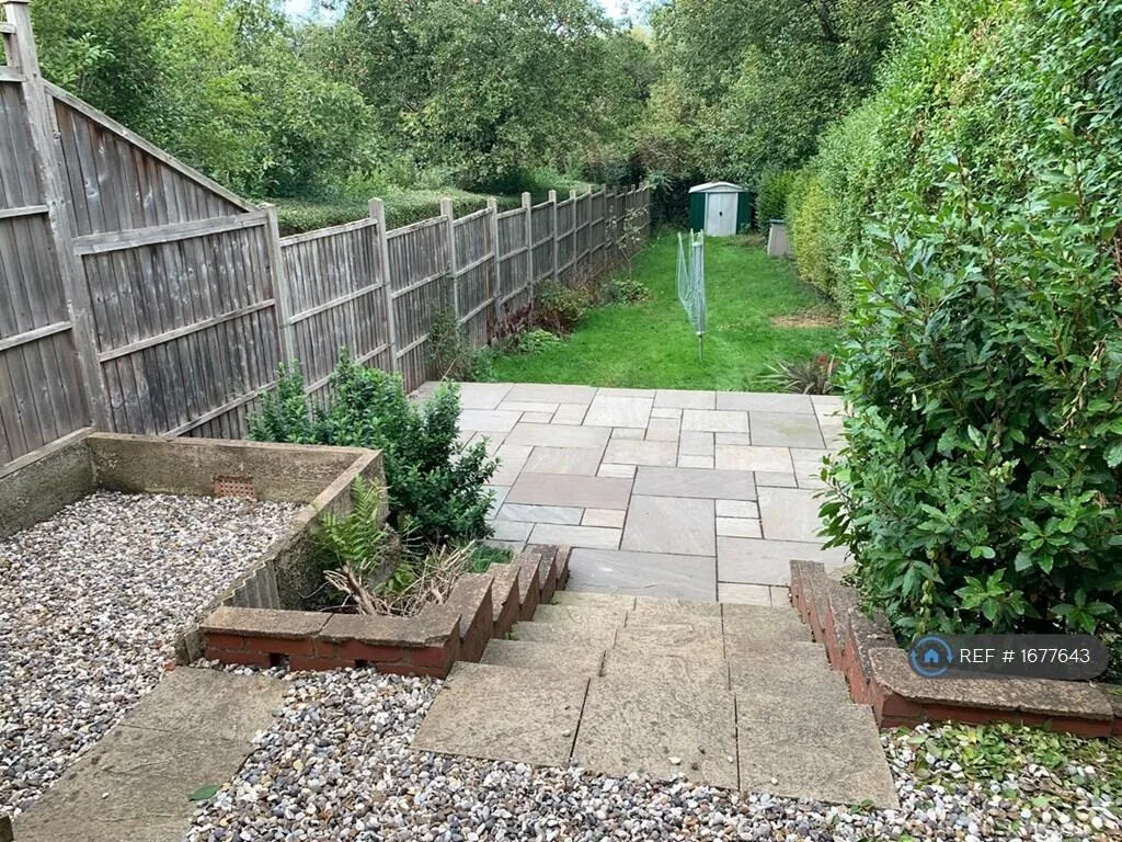 3 bedroom semi-detached house for rent