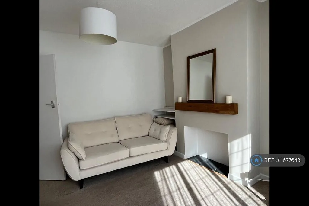 3 bedroom semi-detached house for rent