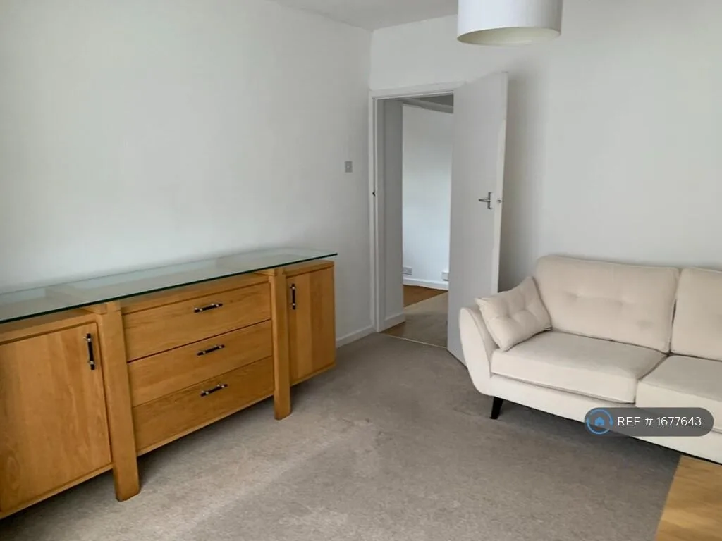 3 bedroom semi-detached house for rent