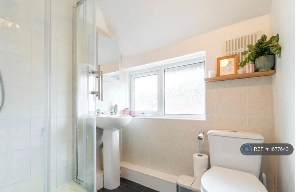 3 bedroom semi-detached house for rent