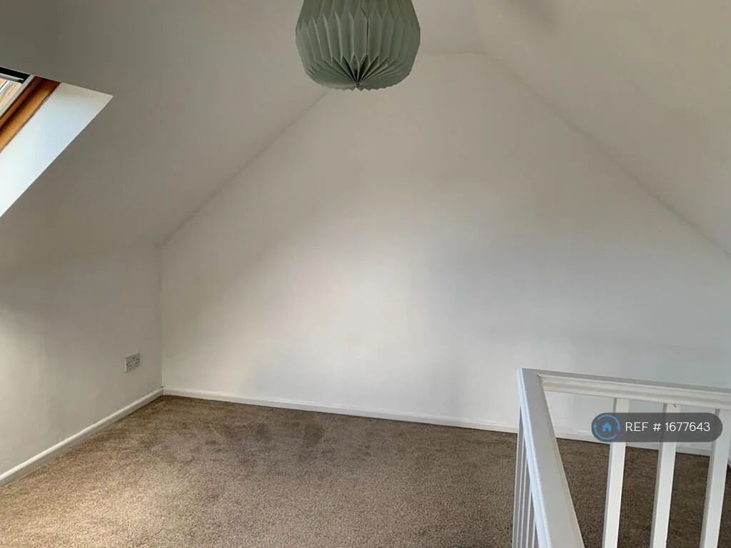 3 bedroom semi-detached house for rent