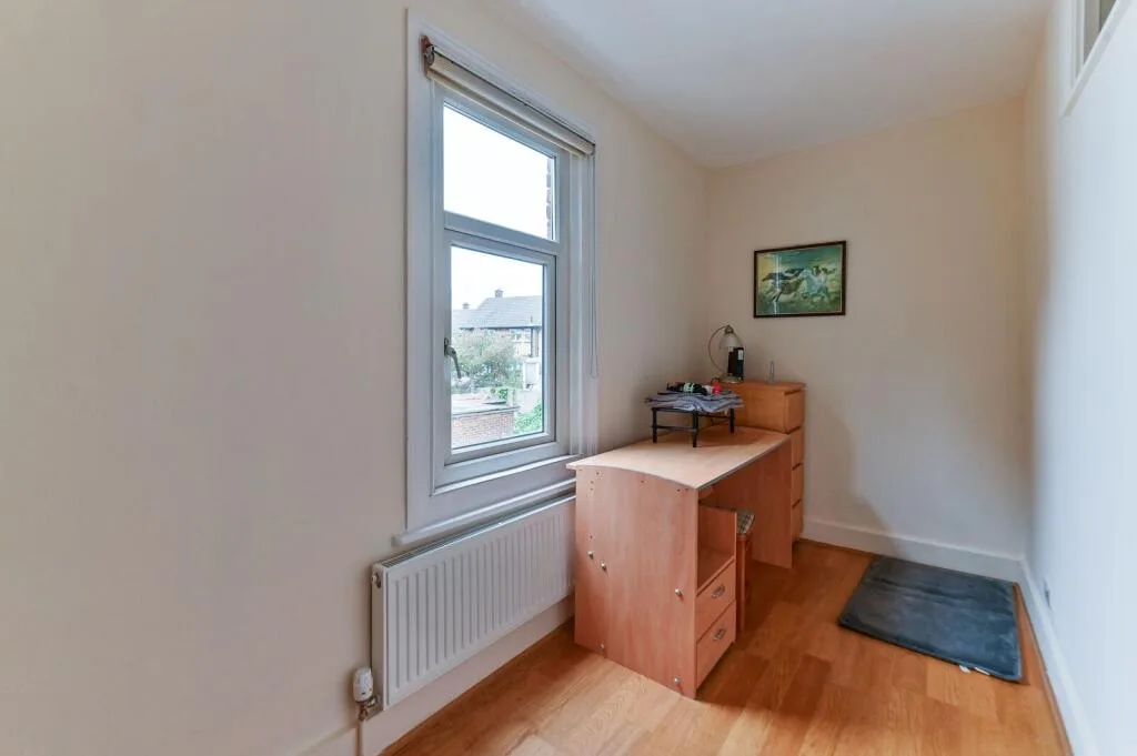 3 bedroom semi-detached house for rent