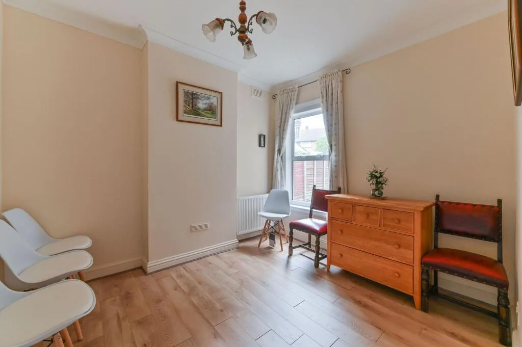 3 bedroom semi-detached house for rent