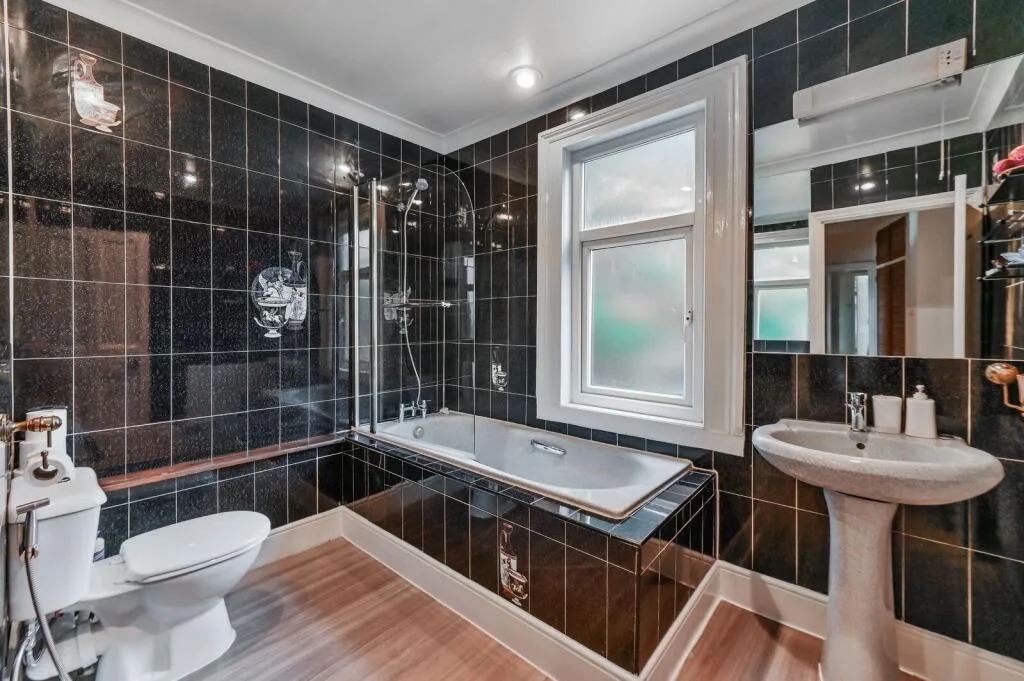 3 bedroom semi-detached house for rent