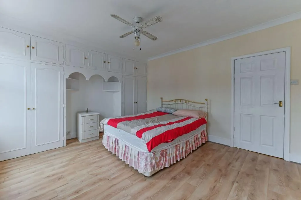 3 bedroom semi-detached house for rent