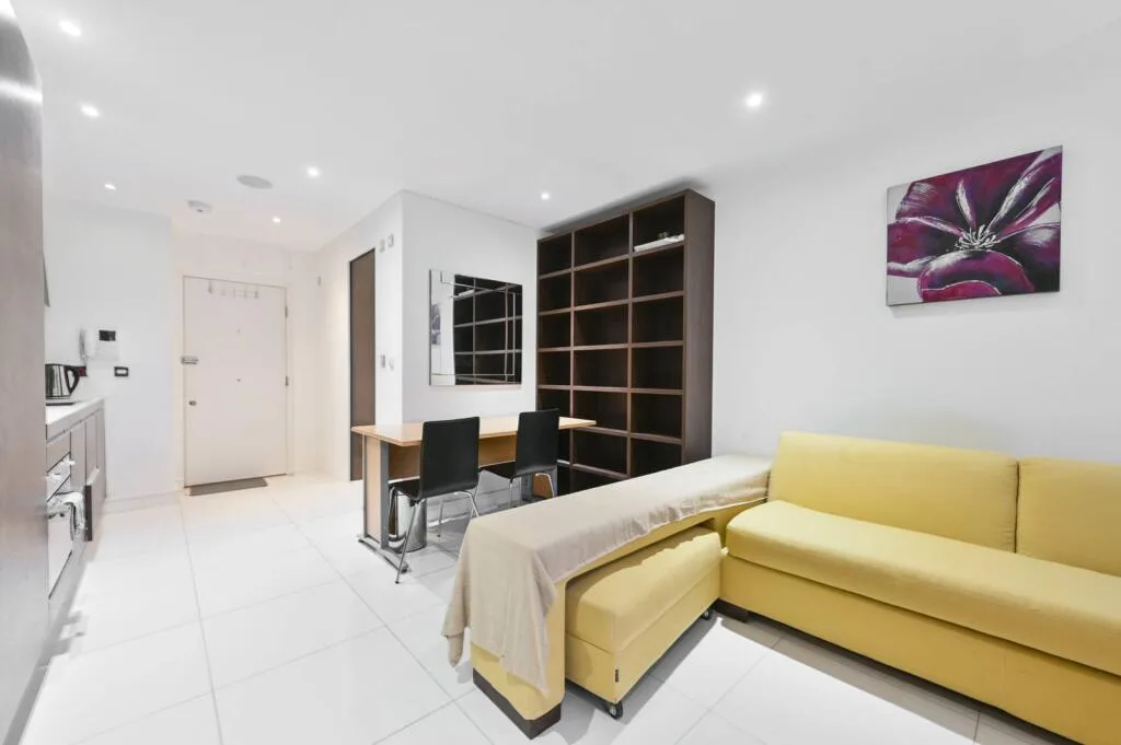 Studio flat for rent