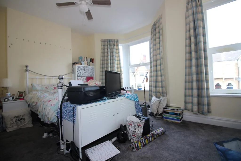 5 bedroom terraced house for rent