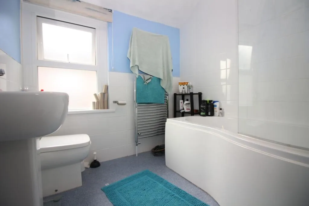 5 bedroom terraced house for rent