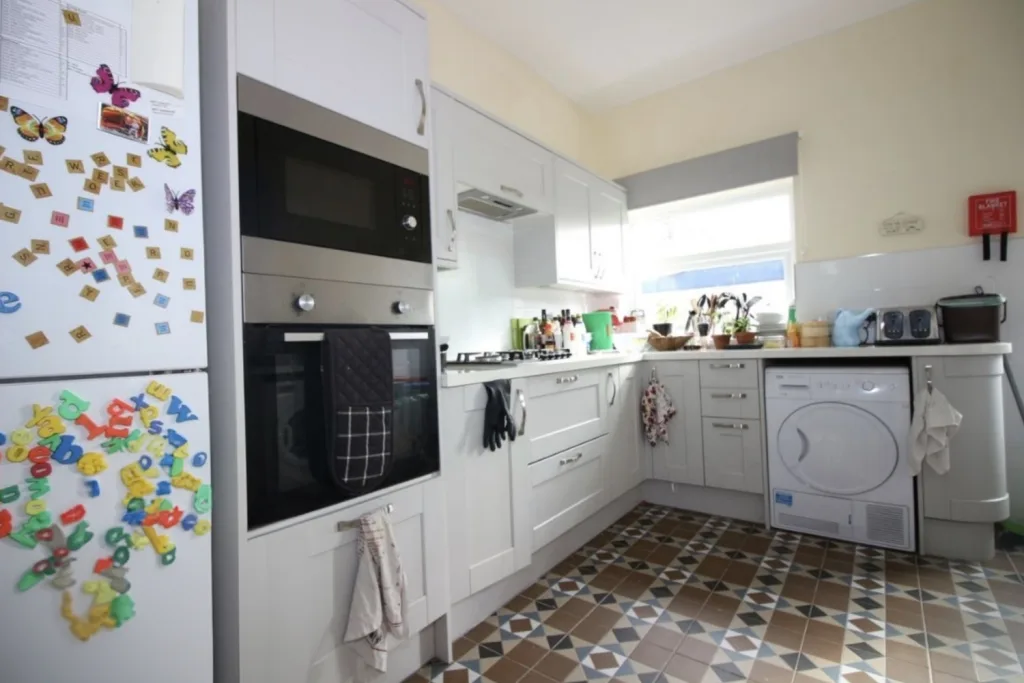 5 bedroom terraced house for rent