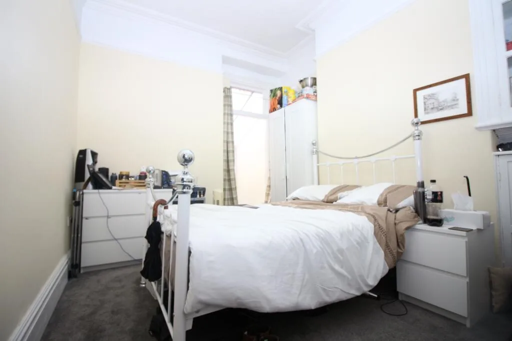 5 bedroom terraced house for rent