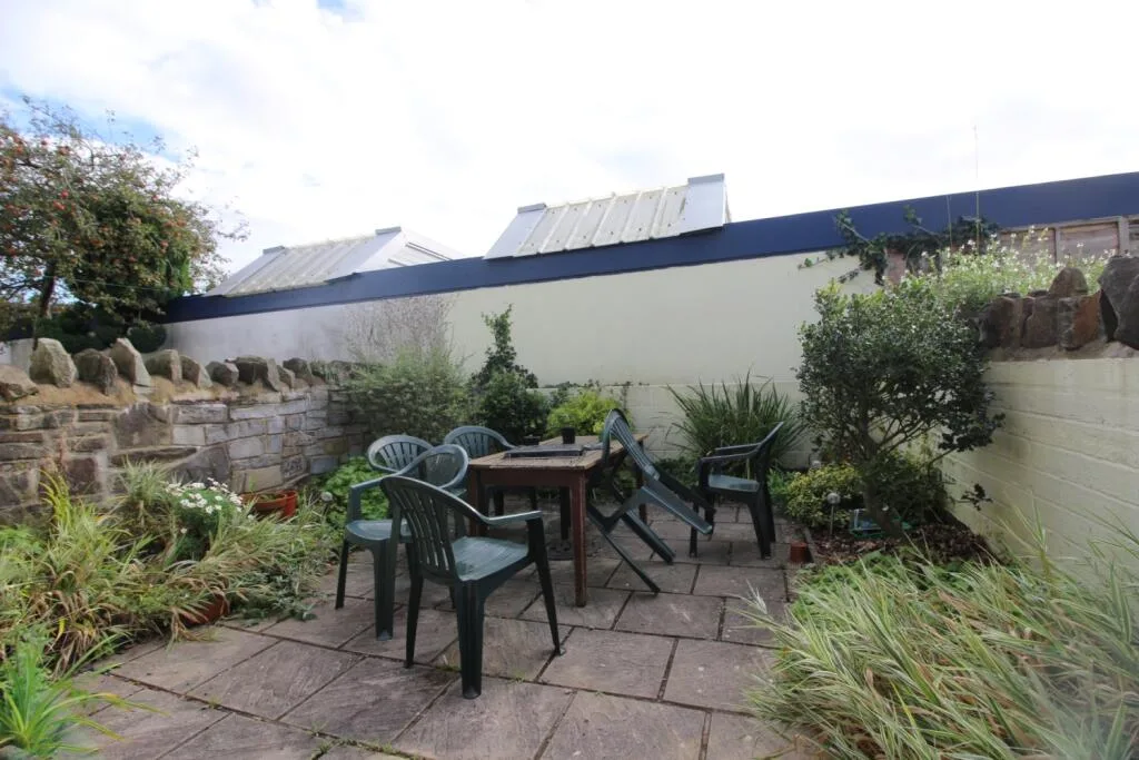5 bedroom terraced house for rent