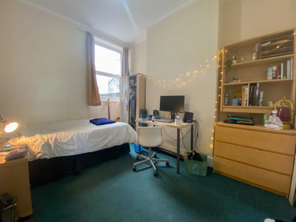 5 bedroom terraced house for rent